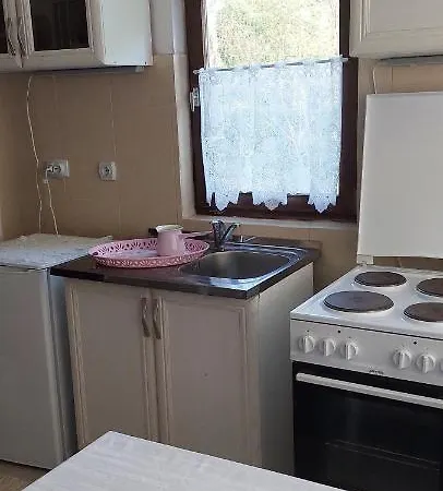 Holiday home Fruskogorska Kuca - Andrevlje Lounge, Naselje Testera Cerevic