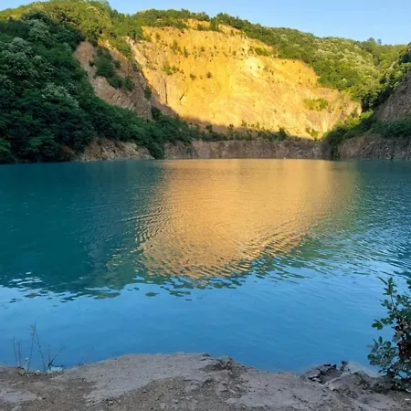 Prázdninový dům Fruskogorska Kuca - Andrevlje Lounge, Naselje Testera Cerevic