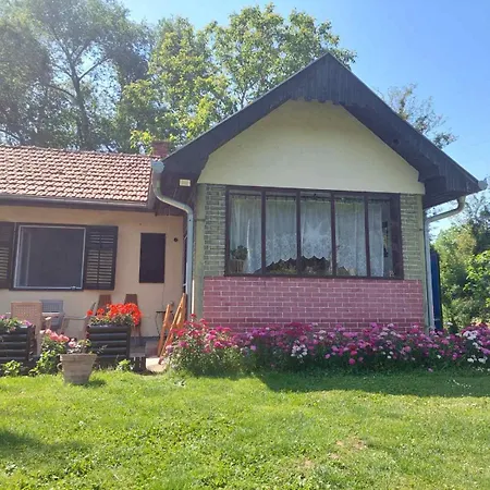 Fruskogorska Kuca - Andrevlje Lounge, Naselje Testera *