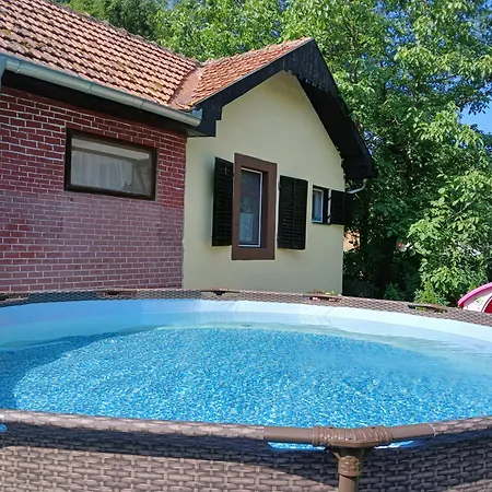Fruskogorska Kuca - Andrevlje Lounge, Naselje Testera * Cerevic